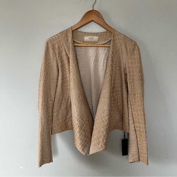 Blank NYC NWT Tan Faux Leather Croc Embossed Wishing Well Jacket Medium - Picture 1 of 11